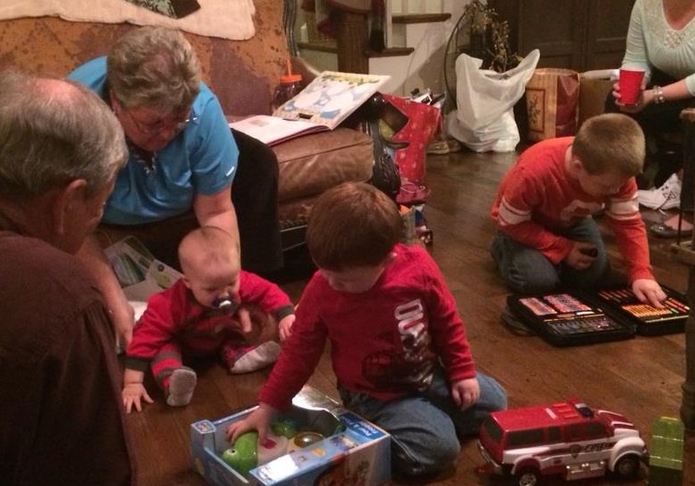 Christmas fun at grandmaw and grandpaw's - Dicy McCullough's BlogDicy ...